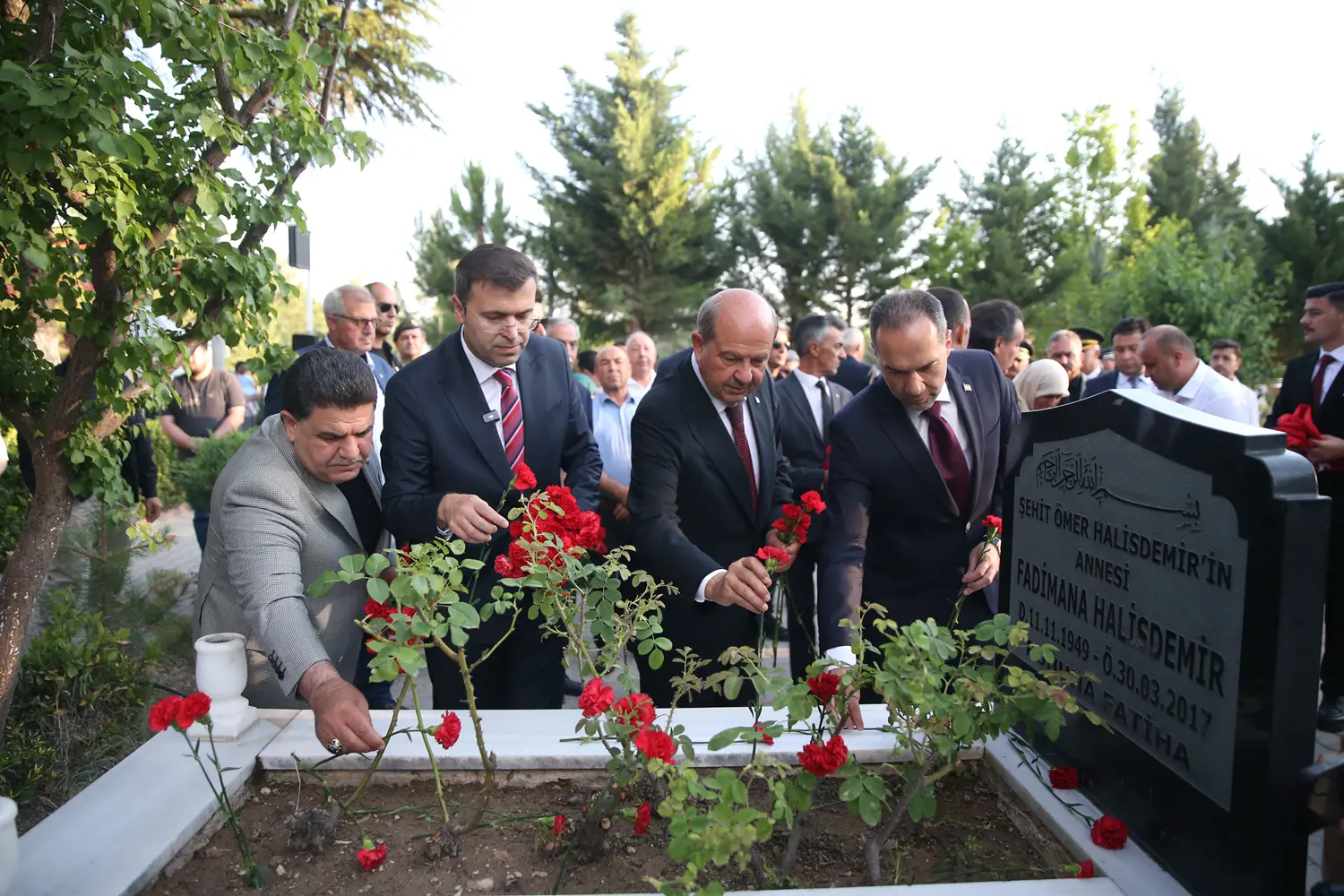 15 Temmuz kahramanı şehit Ömer Halisdemir, Niğde'deki kabri başında anıldı