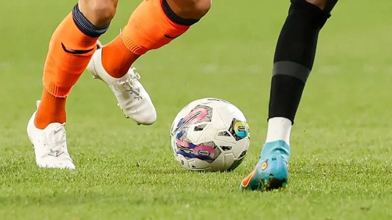 Galatasaray, Premier Lig'den iki ismi listeye aldı! 58 milyon Euro'luk orta saha hesabı