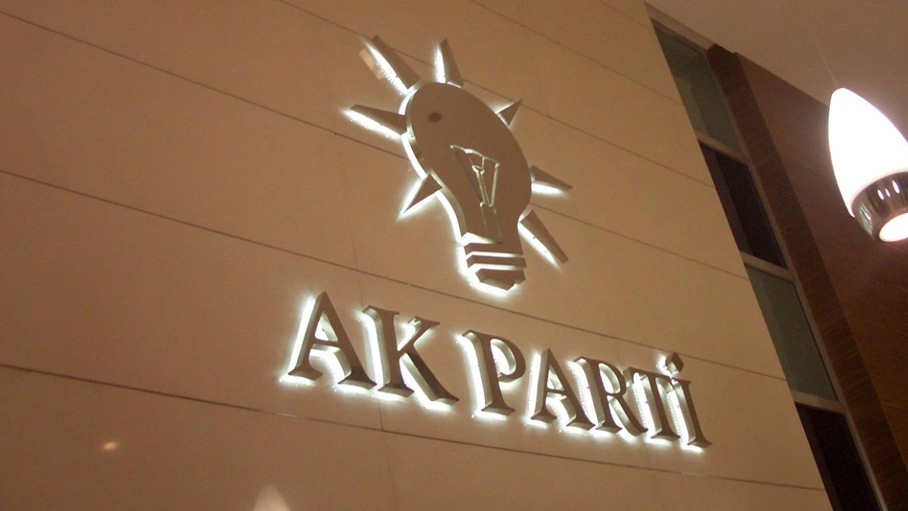 AKP'de 2 oyuncu değişikliği birden: Erdoğan imzaladı