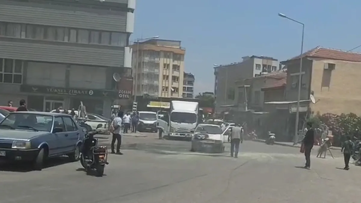 Manisa’da araç yangını paniği