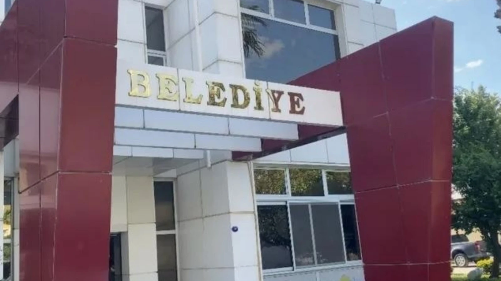 Seferihisar Belediyesi İmar ve Şehircilik Müdürü Esin Uysal tutuklandı