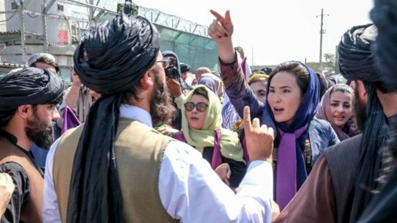 Taliban’ın örtünme baskısı sürüyor: En az 10 gözaltı