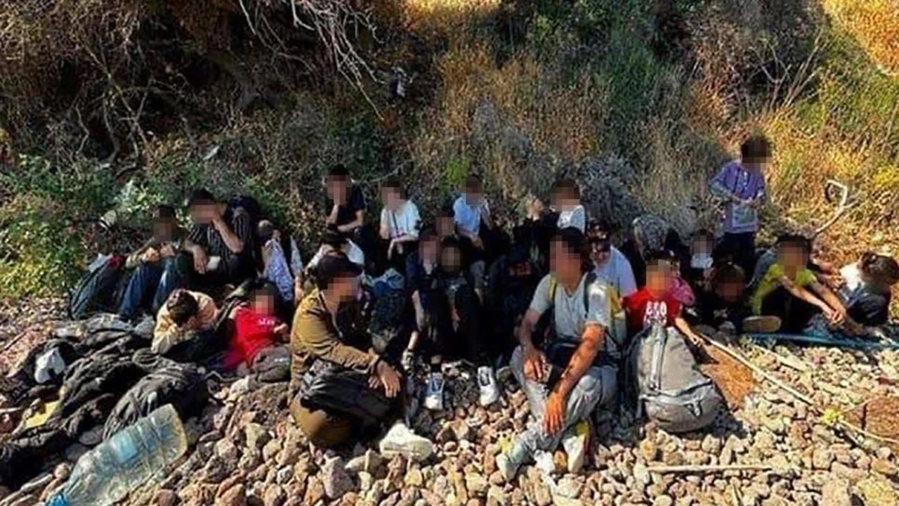 Çanakkale'de göçmen kaçakçılığı operasyonu: 1 organizatör ve 37 kaçak göçmen yakalandı