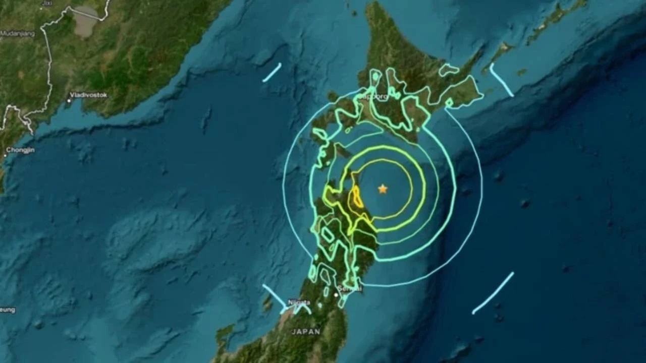 Japonya'da 7.1 büyüklüğünde deprem: Tsunami uyarısı yapıldı