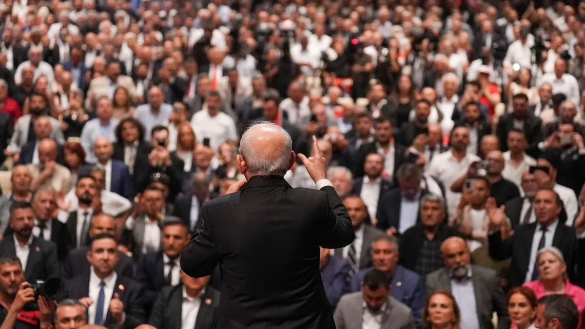 CHP'yi parçalama istifalarına Genel Merkez ne diyor? Özgür Özel'e 'Yürüyüş' yanıtı | “Gelsinler...
