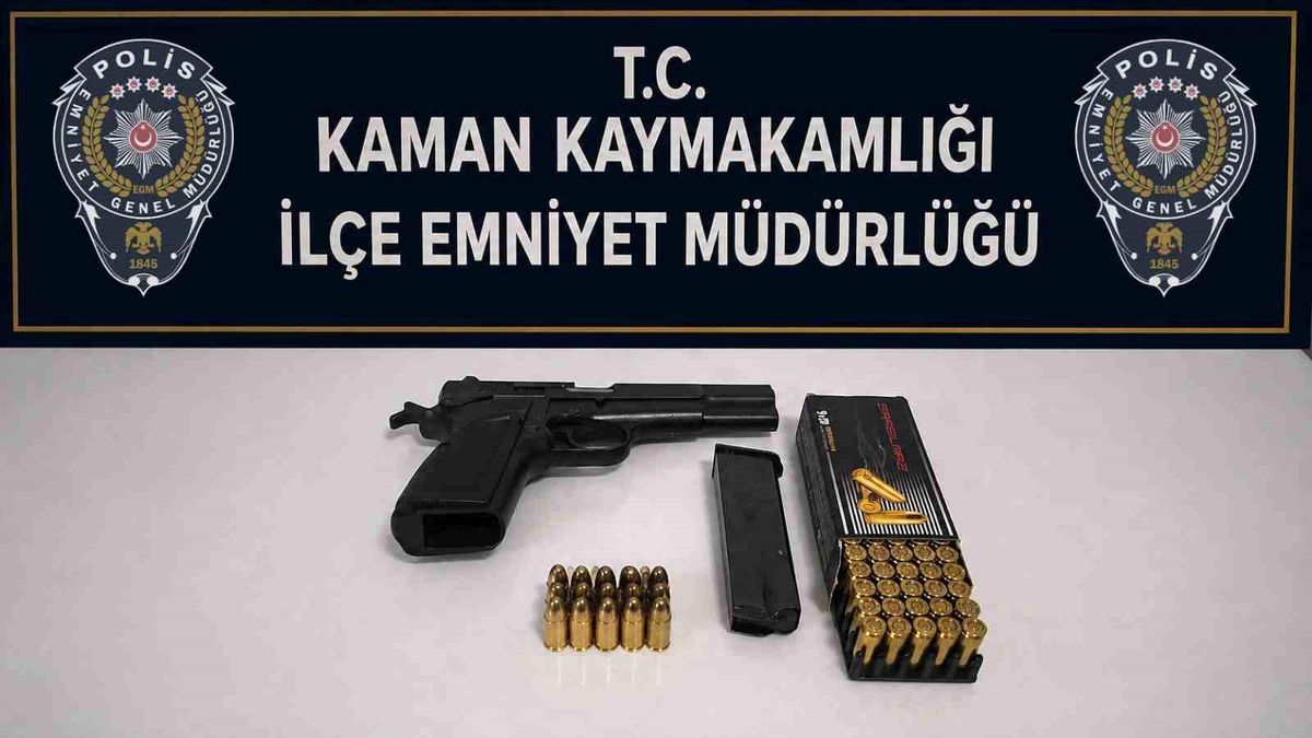 Kaman'da ruhsatsız tabanca ve 52 fişek ele geçirildi