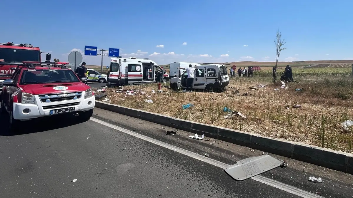 Tekirdağ'da feci kaza! 2 kişi öldü, 3 kişi yaralandı