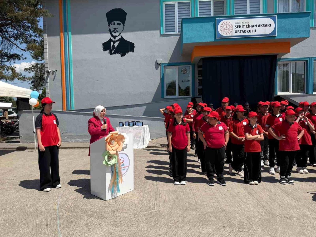 Düzce'de 'Hayat Birlikte Güzel: Hepimiz Bir'iz' Programı Büyük Beğeni Topladı