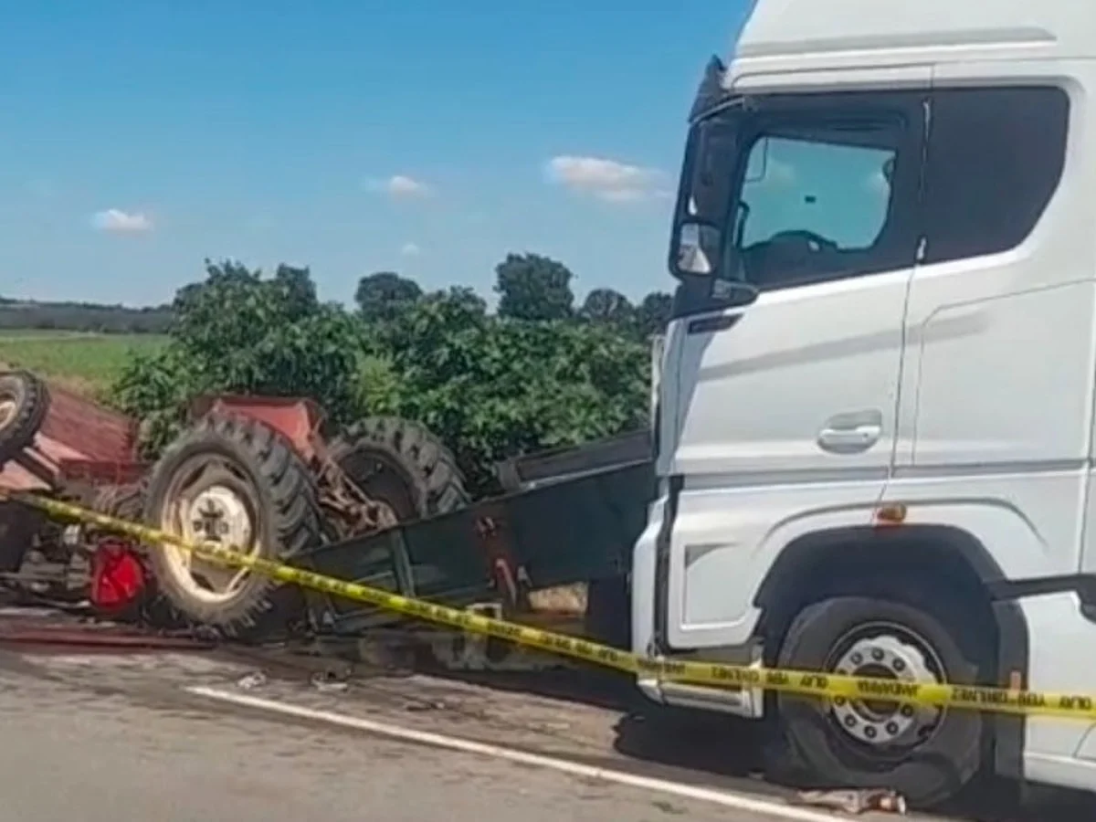 Kırklareli'nde tırın çarptığı traktörün sürücüsü öldü