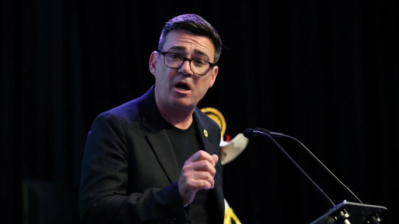 Andy Burnham, İngiltere'nin yeni başbakanı olmaya hazırlanıyor