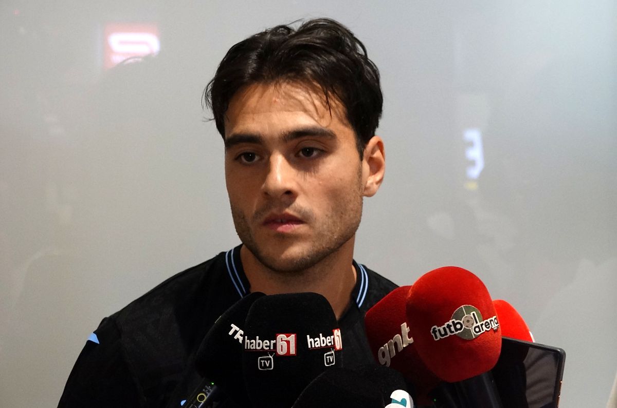 Trabzonspor'un yeni transferi Aral Şimşir Trabzon'a geldi
