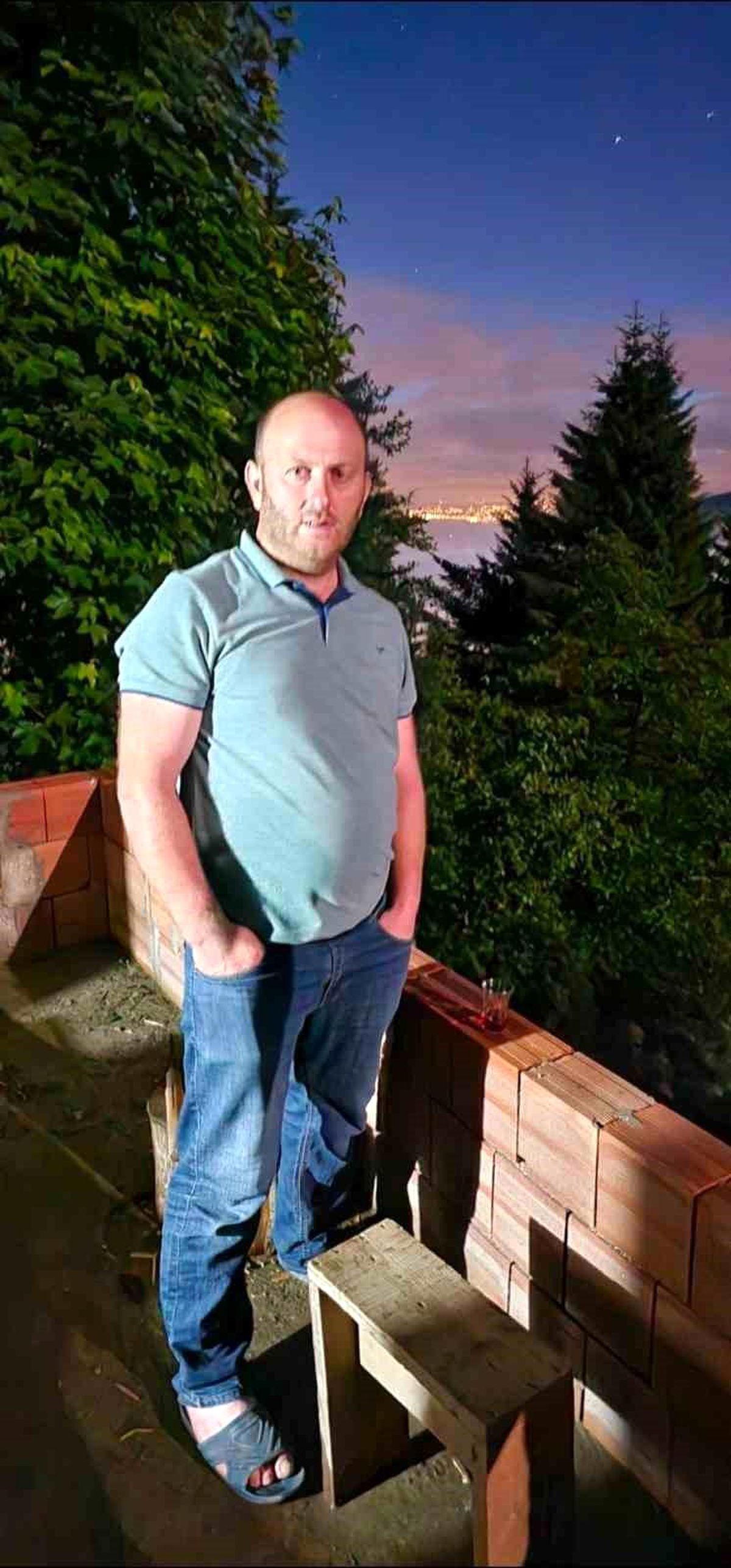Denizde boğulma tehlikesi geçiren baba kurtarılamadı