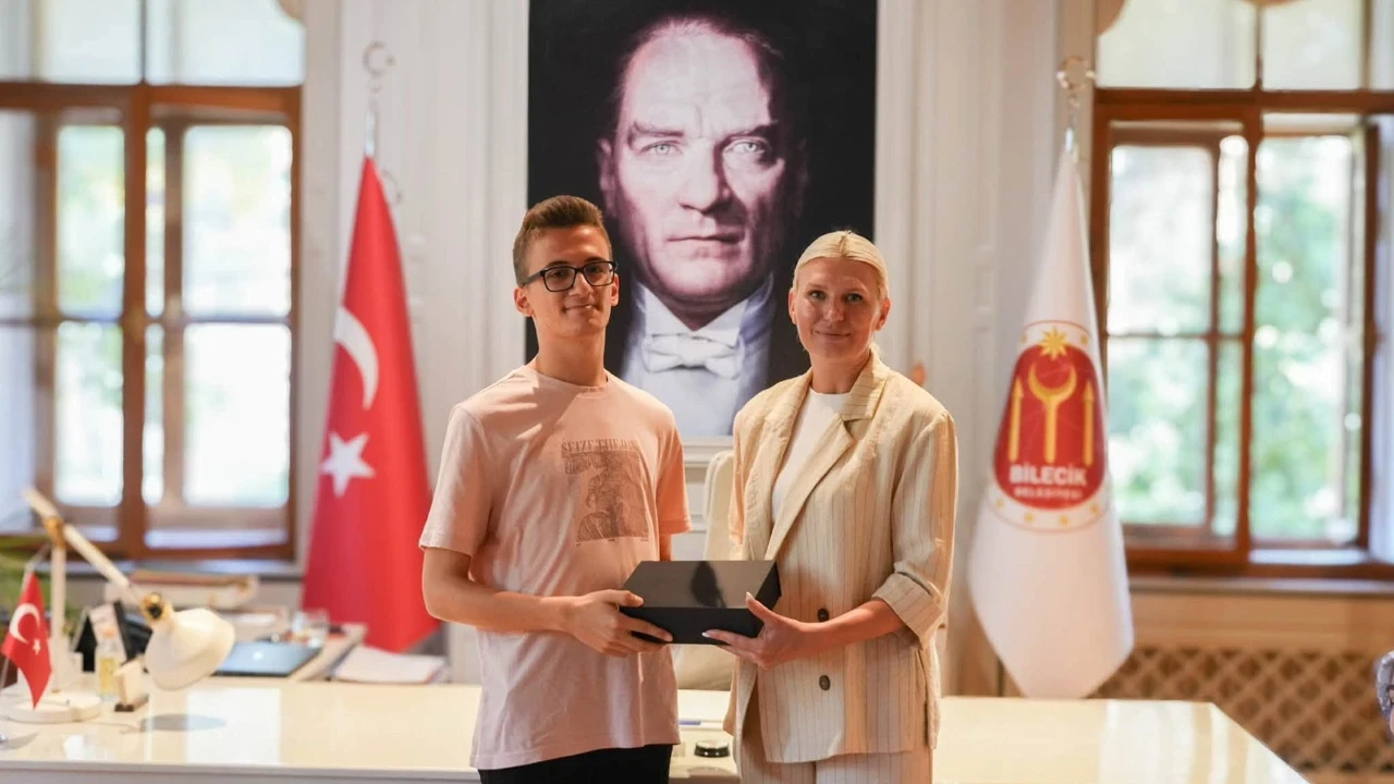 Başkan Subaşı, 2026 YKS Türkiye 1.’si Uslu’yu makamında ağırladı