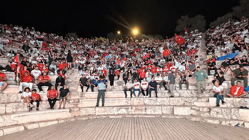 Milli maç Antiphellos Antik Tiyatrosu'nda izlendi