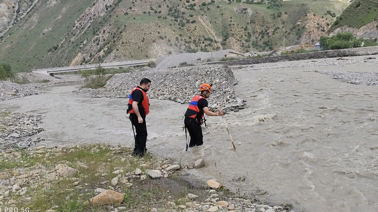 Hakkari'de dereye düşen Cesur çobandan acı haber!