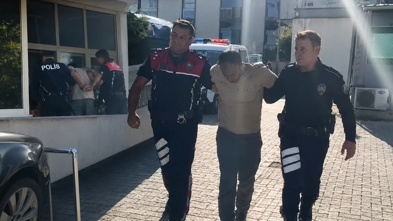 Kırmızı bültenle aranıyordu: Sahte kimlik denetimde ele verdi