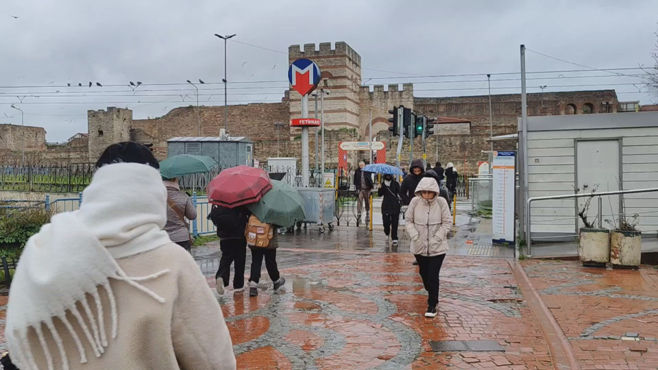 Meteoroloji'den 8 ilde gök gürültülü sağanak yağmur uyarısı