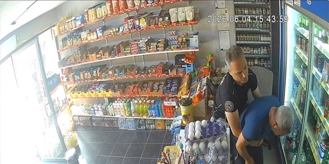 Nefes borusuna şeker kaçan bakkalı, polis kurtardı