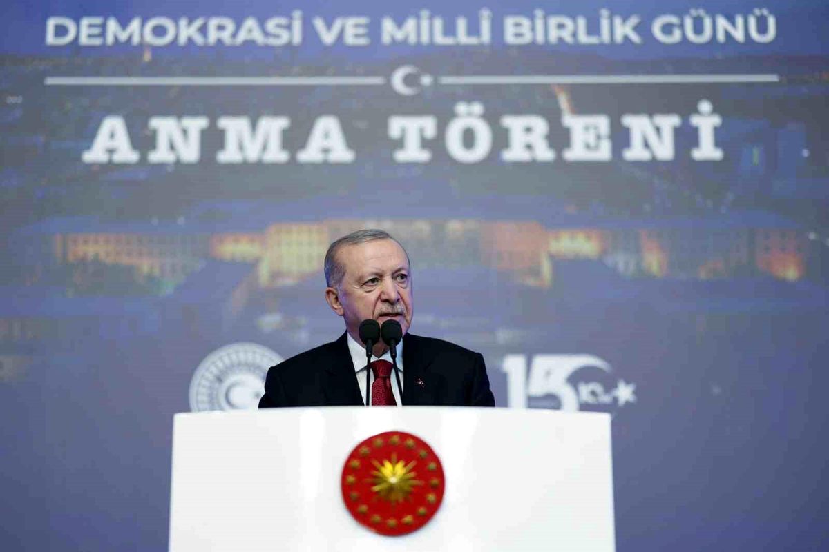 Erdoğan: FETÖ'cüler Türkiye düşmanlarına hizmetkar