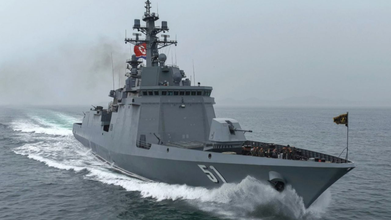 KDHC Lideri Kim'den donanmaya 10 bin tonluk destroyer talimatı