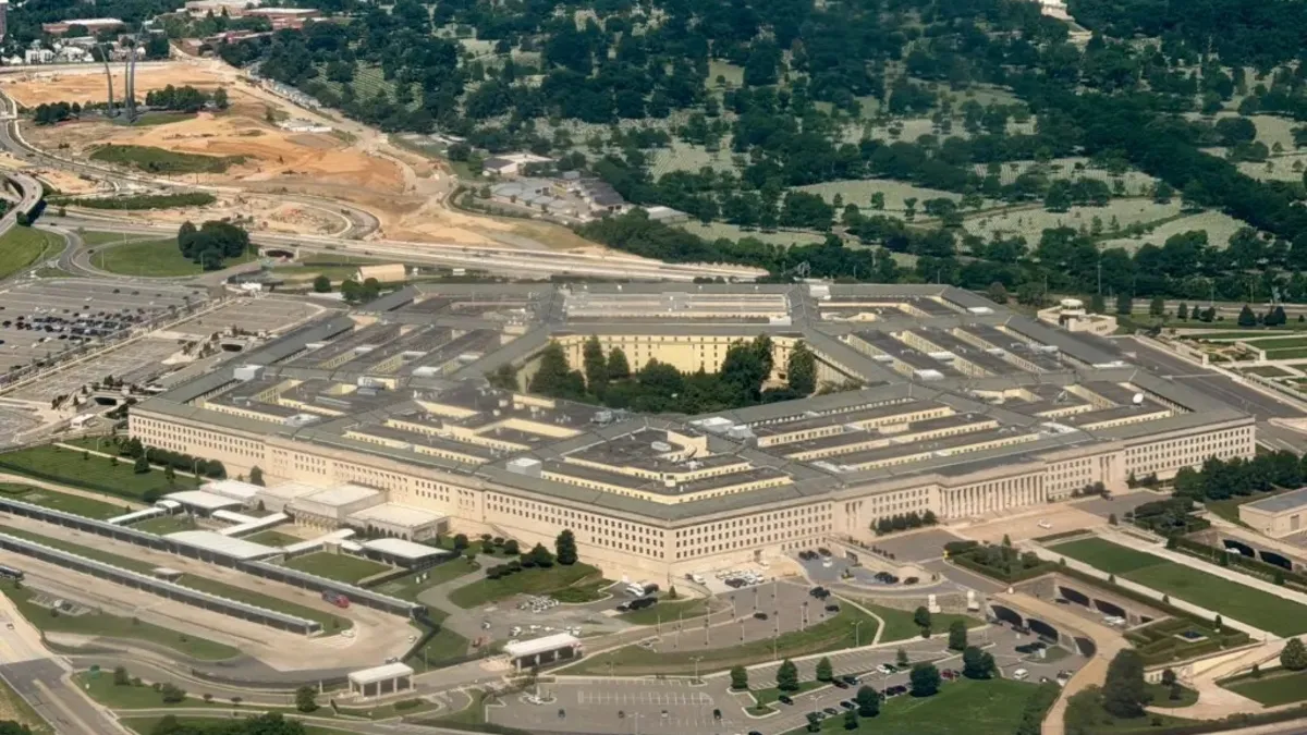 Pentagon’da tehlikeli madde alarmı: Acil ekipler sevk edildi