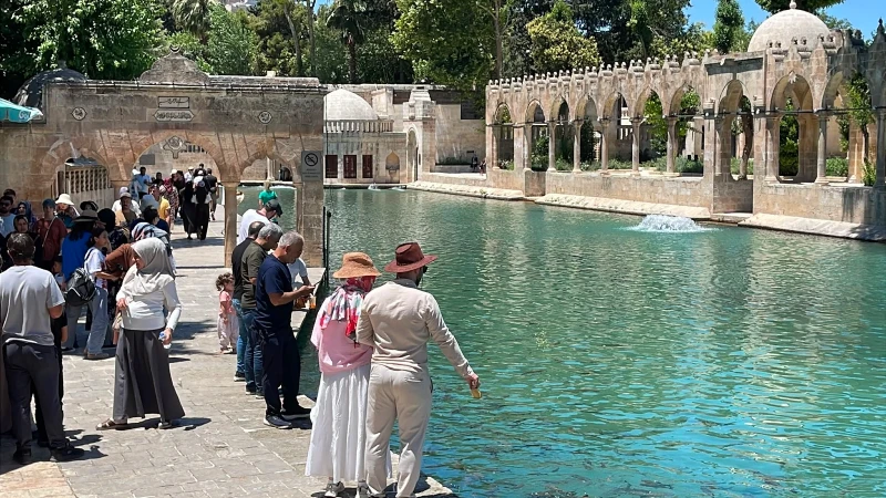 Şanlıurfa'da 40 dereceyi bulan sıcak bunalttı