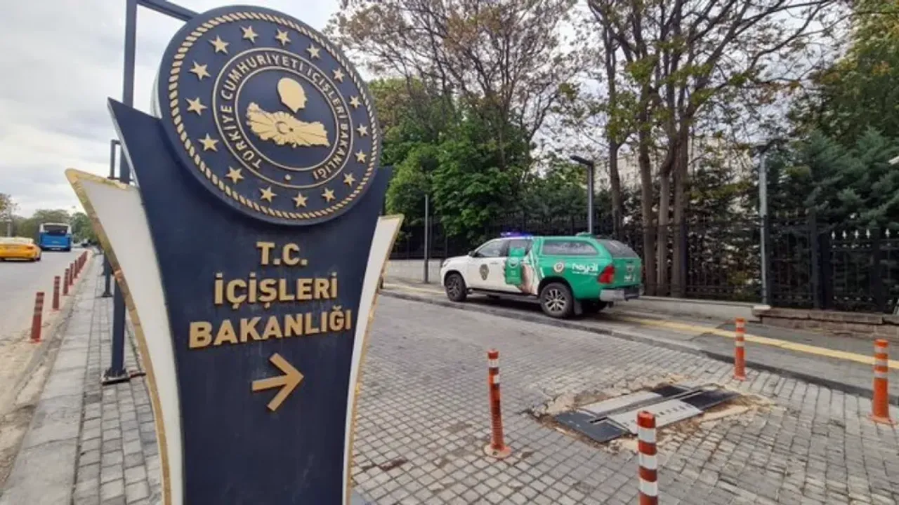 İçişleri Bakanlığı: İki belediye başkanı görevden uzaklaştırıldı