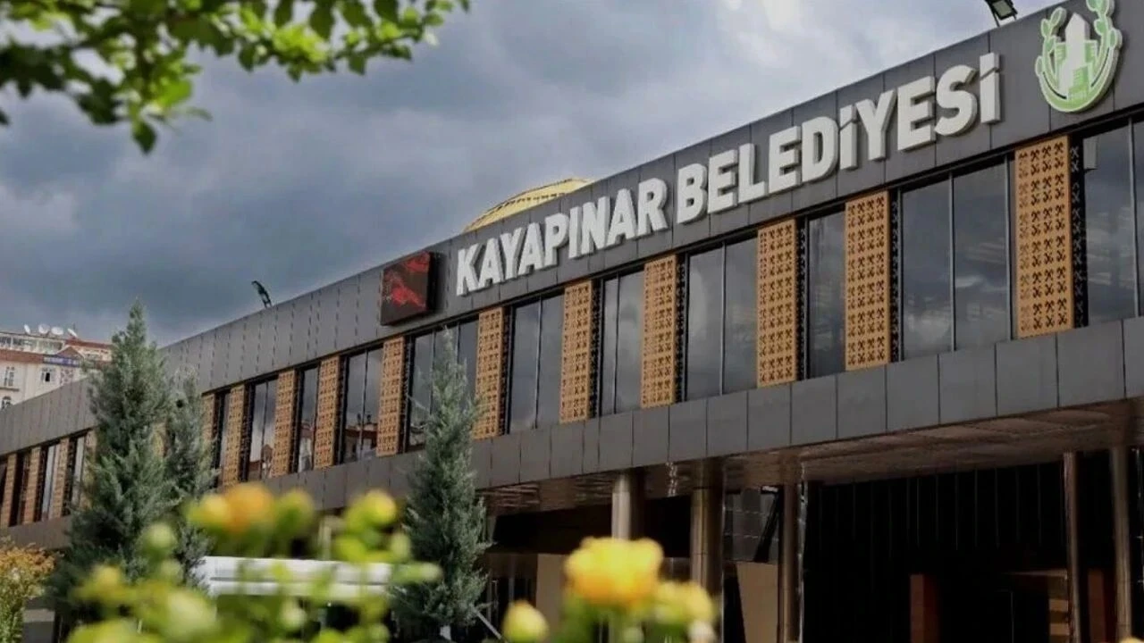 Rahmi Koç’a tepki: Kayapınar Belediyesi araç alımını iptal etti