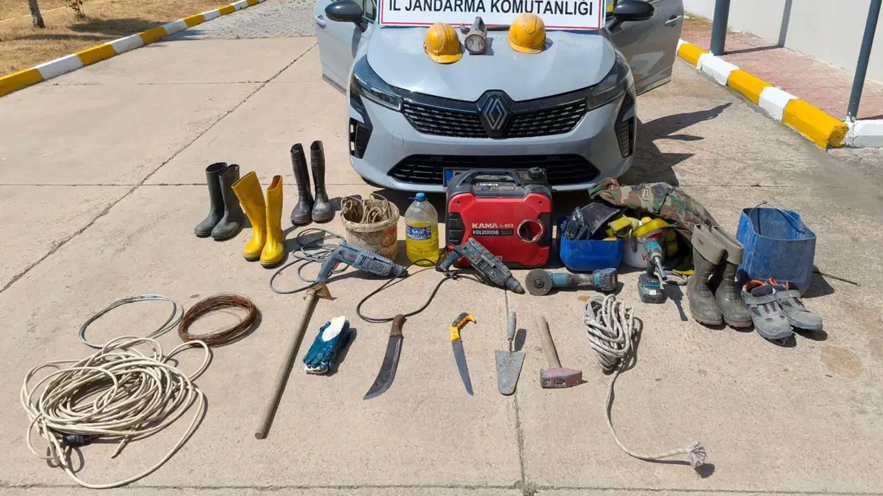 35 metrelik tünelde kaçak kazı yapan 5 şüpheli yakalandı
