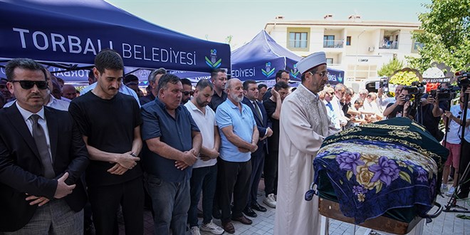 Öğretmen Irmak'ın cenazesi toprağa verildi, Savcılıktan açıklama