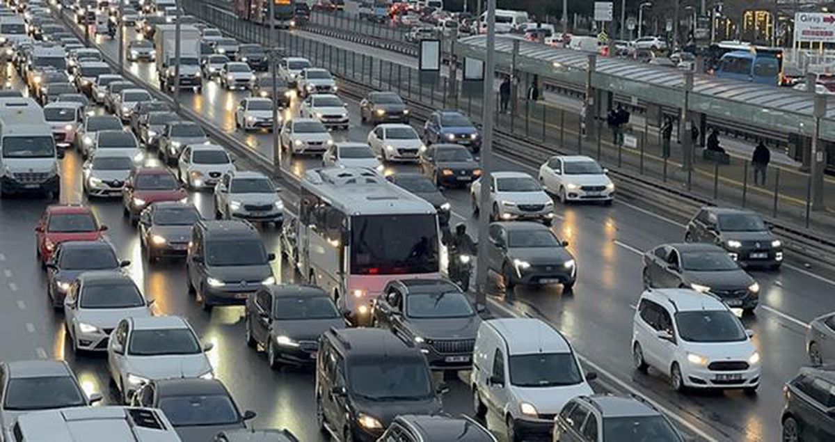 İstanbul'da trafik var mı? SON DAKİKA! 26 Haziran Perşembe hangi ilçelerde trafik var, hangi yollar kapalı?