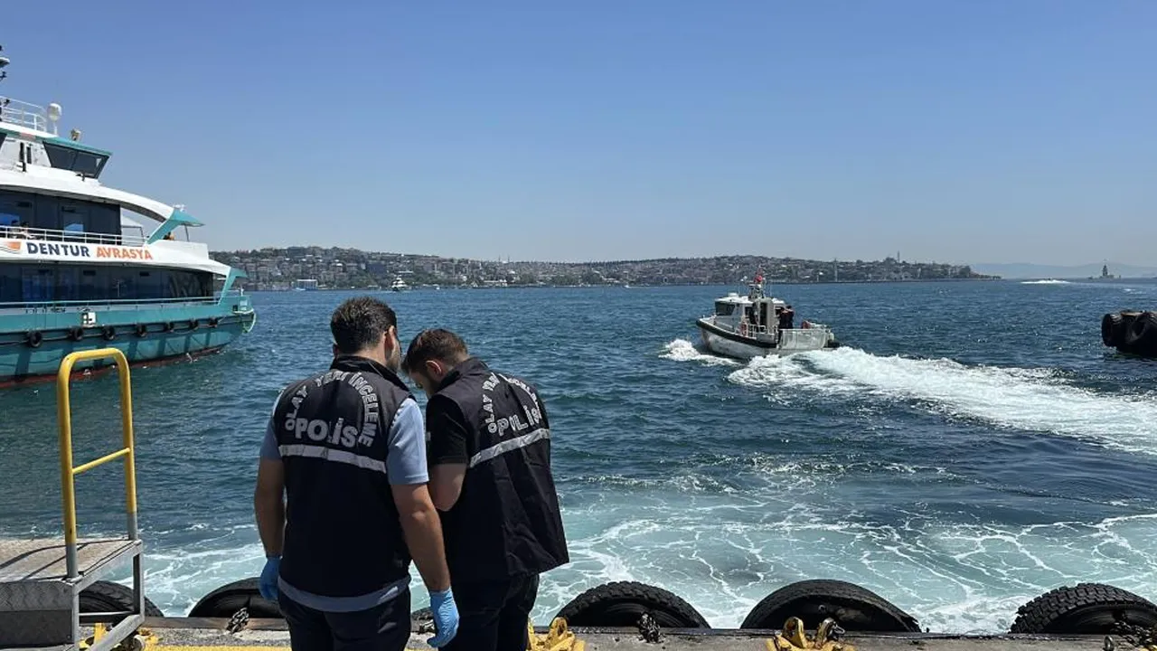 Vapurdaki vatandaşlar fark etti: İstanbul Boğazı'nda kadın cesedi bulundu