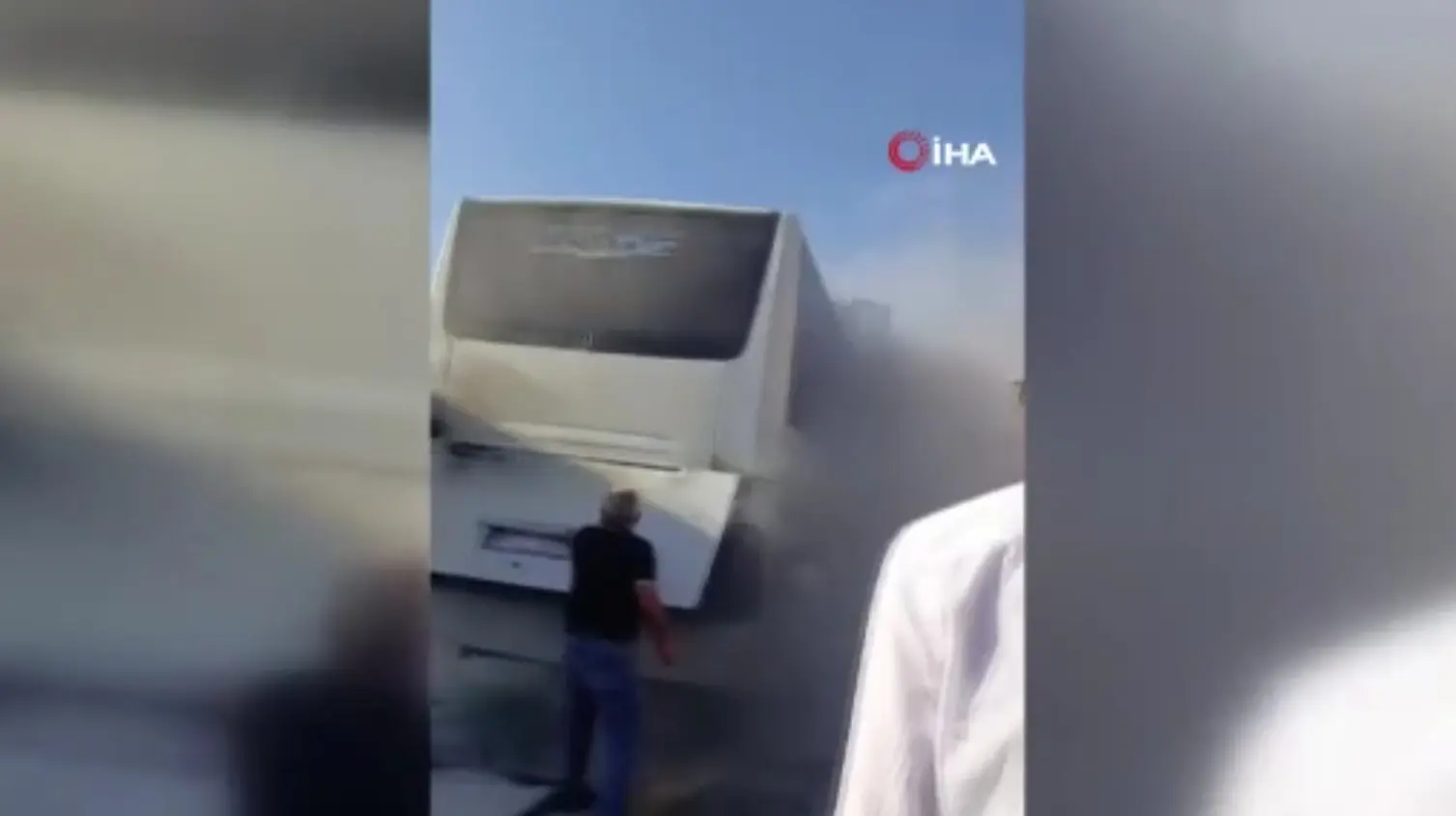 Seyir halindeki otobüste yangın