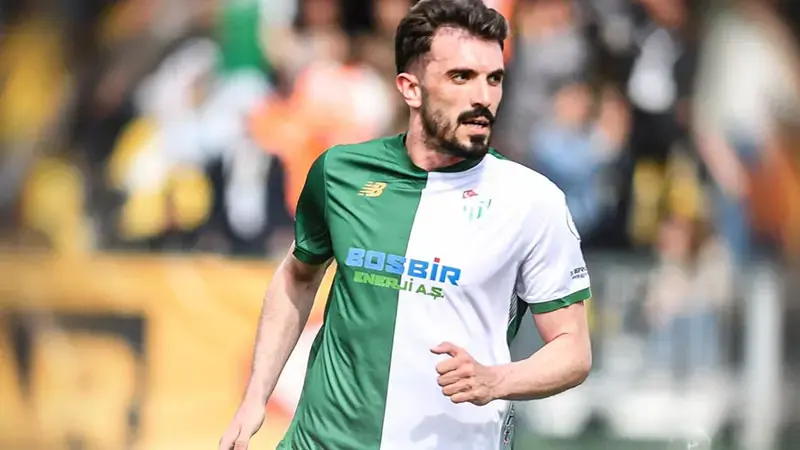 Bursaspor orta saha oyuncusu Hakkı Türker ile yollarını ayırdı