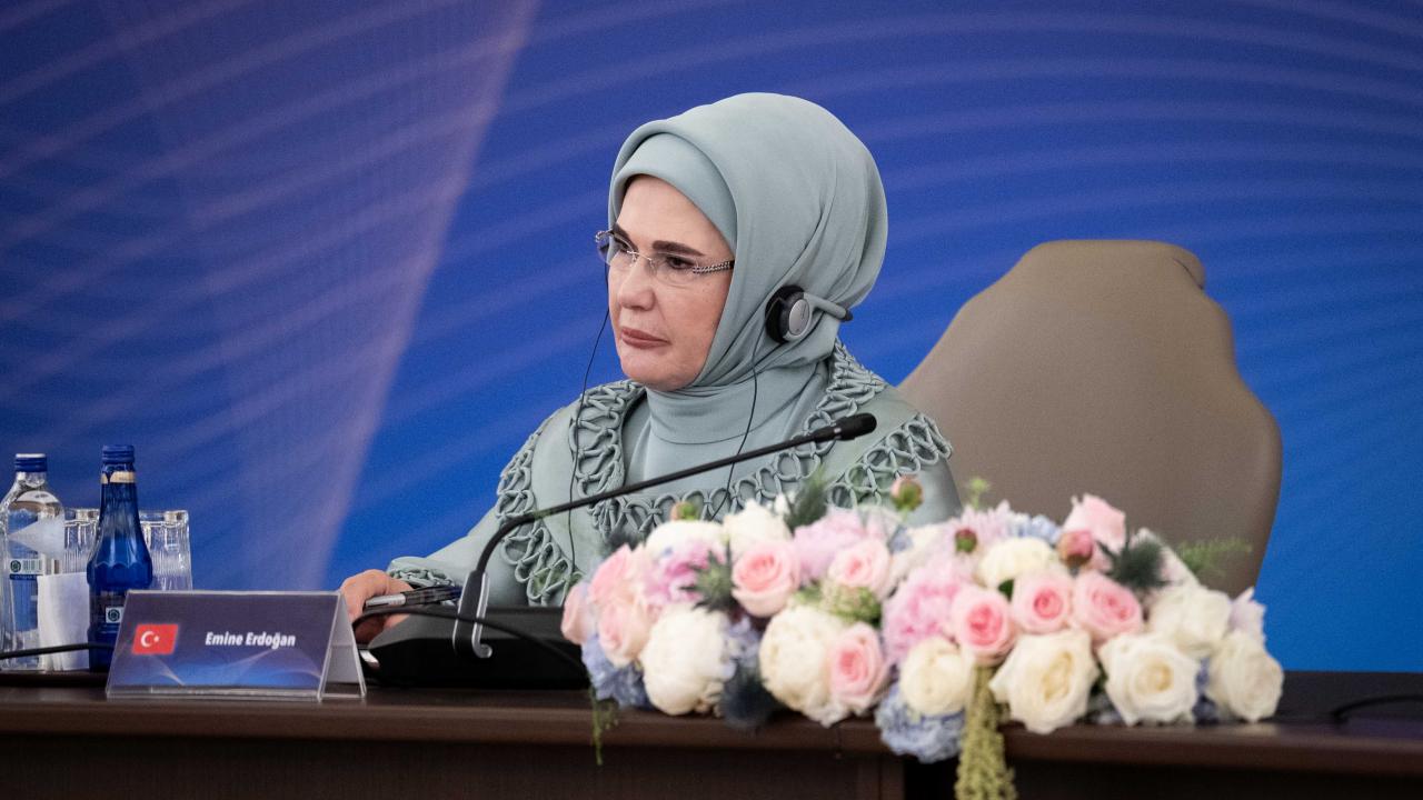 Emine Erdoğan: NATO Ankara Zirvesi’nin, ülkemize ve insanlığa hayırlar getirmesini temenni ediyorum