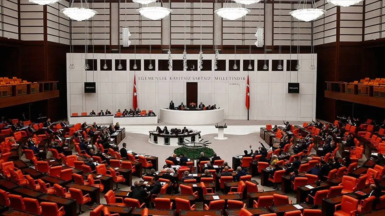  TBMM'de 'çıplak arama' tartışması: Muhalefetten soruşturma çağrısı