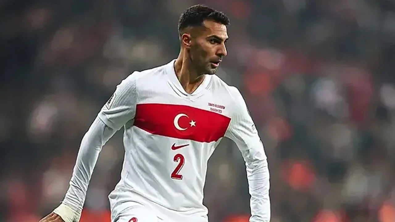 Milli futbolcu Zeki Çelik Juventus'a transfer oldu