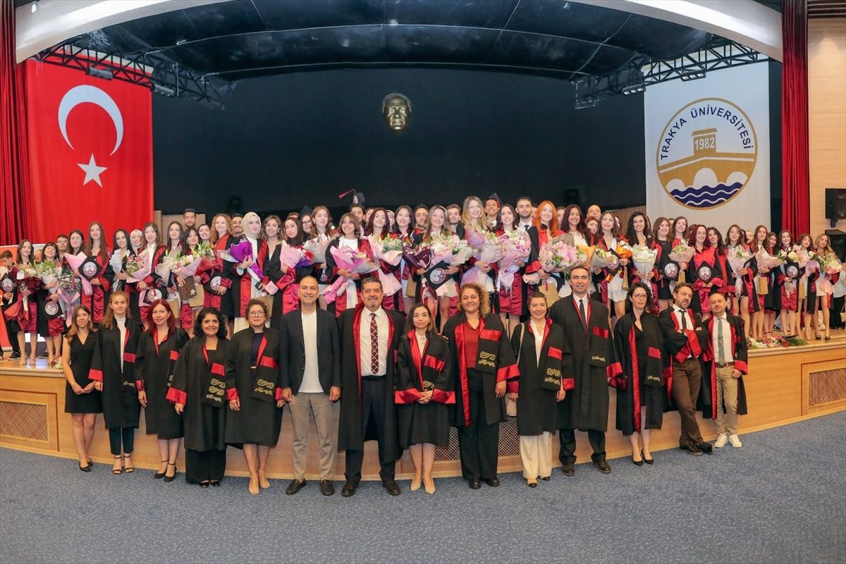 Trakya Üniversitesi Diş Hekimliği Fakültesinde mezuniyet töreni düzenlendi