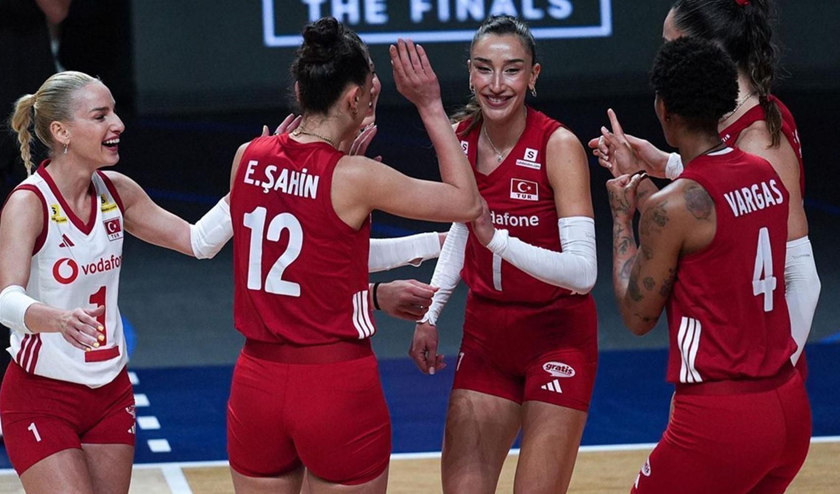 Son Dakika... Brezilya’yı devirdik: Filenin Sultanları 2026 FIVB Milletler Ligi şampiyonu!