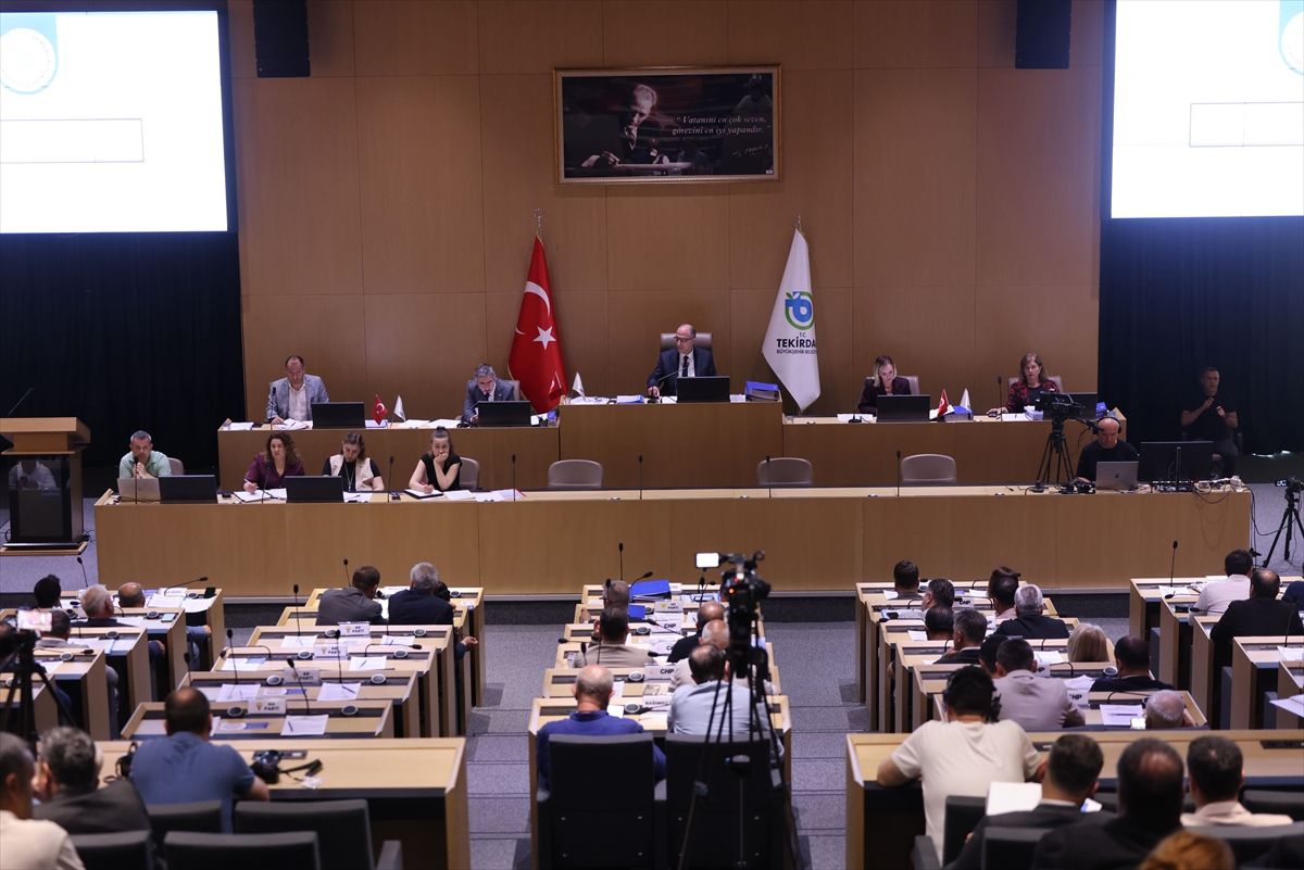 Tekirdağ Büyükşehir Belediyesi Meclisinde ulaşım ücretlerine yapılacak zam görüşüldü