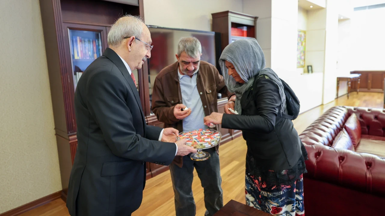 Kılıçdaroğlu mağdur aileyi ağırladı: Şikayetten vazgeçildi