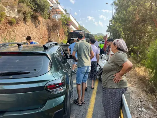 Fethiye'de zincirleme kazada acı son! Ağabeyinin kullandığı otomobilden savrulan genç yaşamını yitirdi