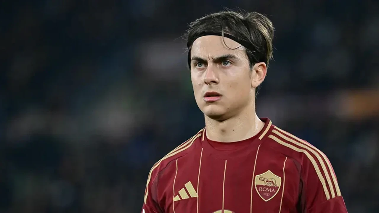 Paulo Dybalaa, Roma'da kalıyor