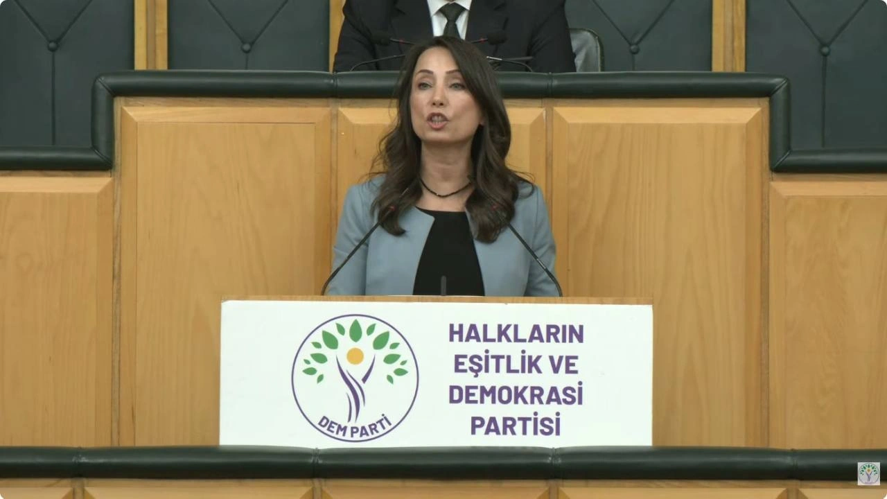 DEM'den AKP'ye hukuki adım tepkisi: Sürekli ertelenmesi ve belirsizlik içinde bırakılması risk yaratmaktadır