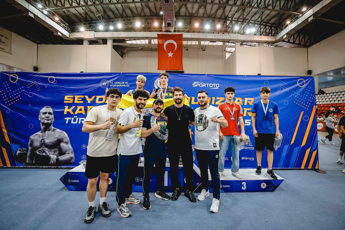 Samsunlu genç boksörlerden Altın zafer