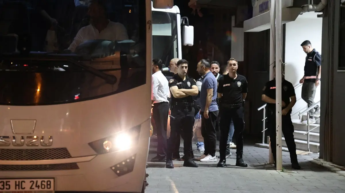 Seferihisar'da rüşvet dosyası! Başkan dahil 20 şüpheli adliyede