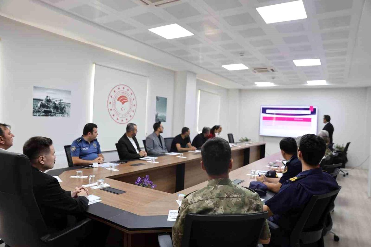 Gökçeada'da kadına yönelik şiddet ve bağımlılıkla mücadele için toplanıldı