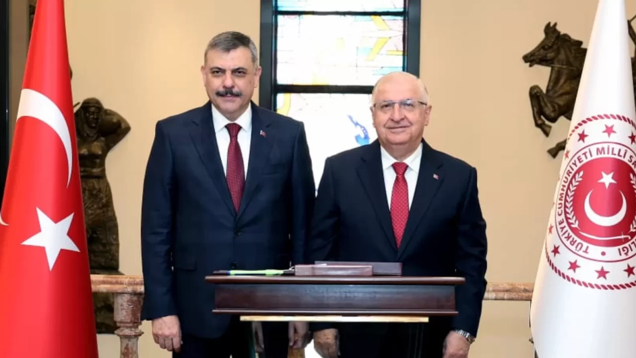 Ankara'da kritik zirve: Bakan Güler ile Bakan Çiftçi bir araya geldi