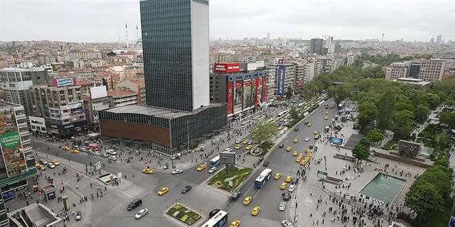 Yol seviyesine getirilen Ankara'nın mazgalları medyada gündem oldu