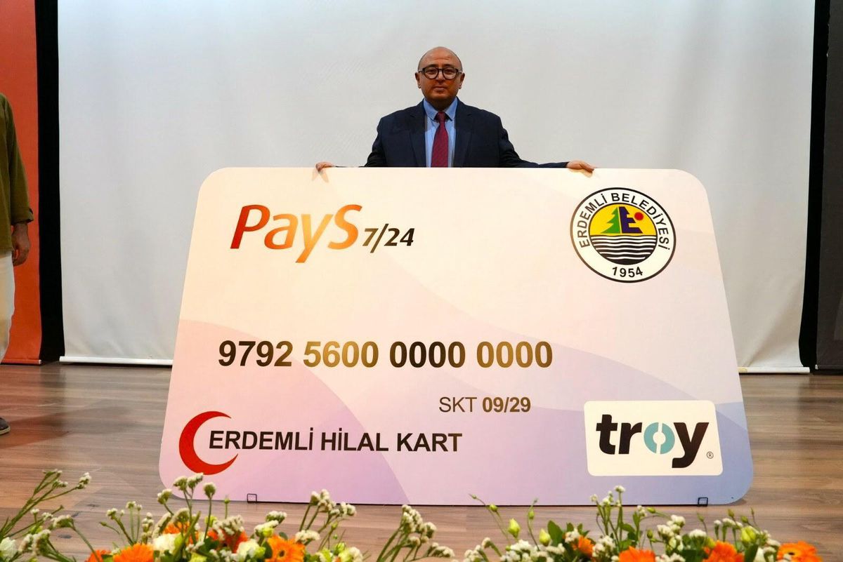 Erdemli Belediyesi Hilal Kart'ı hizmete sundu